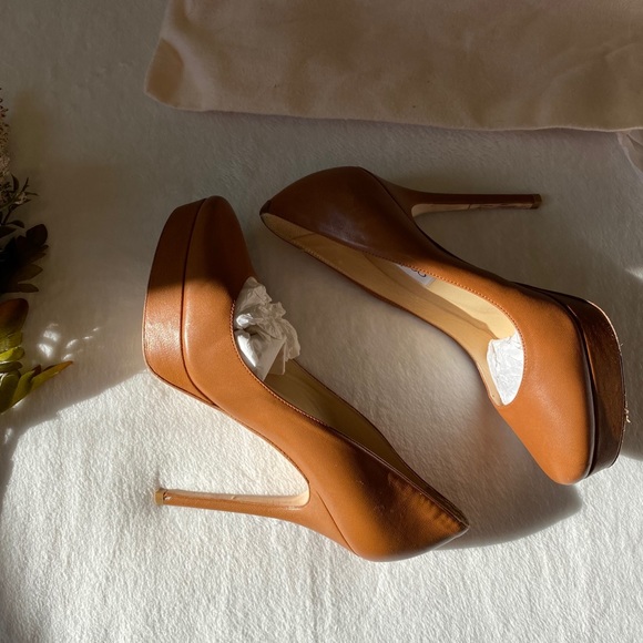 Jimmy Choo brown/camel pumps - Picture 3 of 10